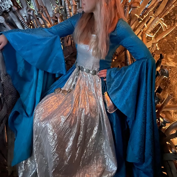 ✨🌙 Beautiful Medieval Renaissance Gown 🌙✨ - Picture 8 of 16